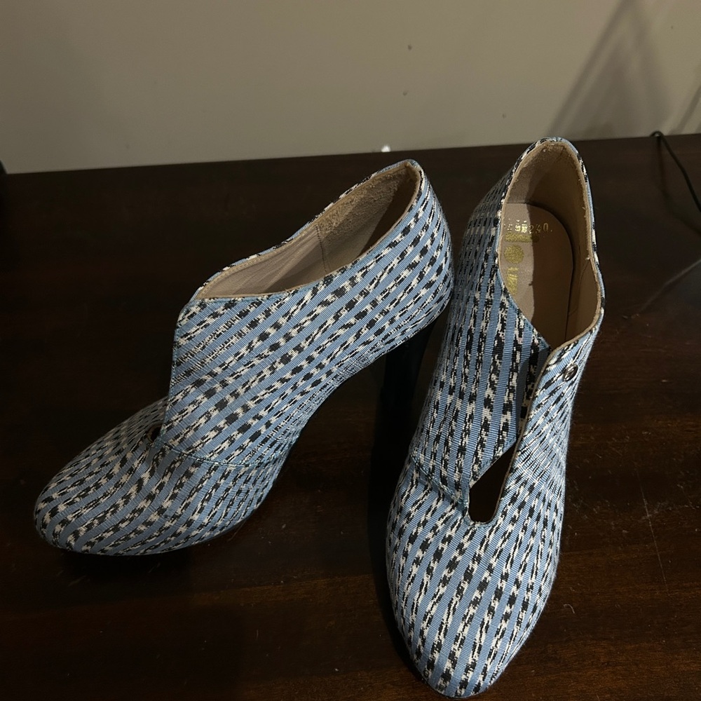 Stylish Blue Patterned Women's Shoes